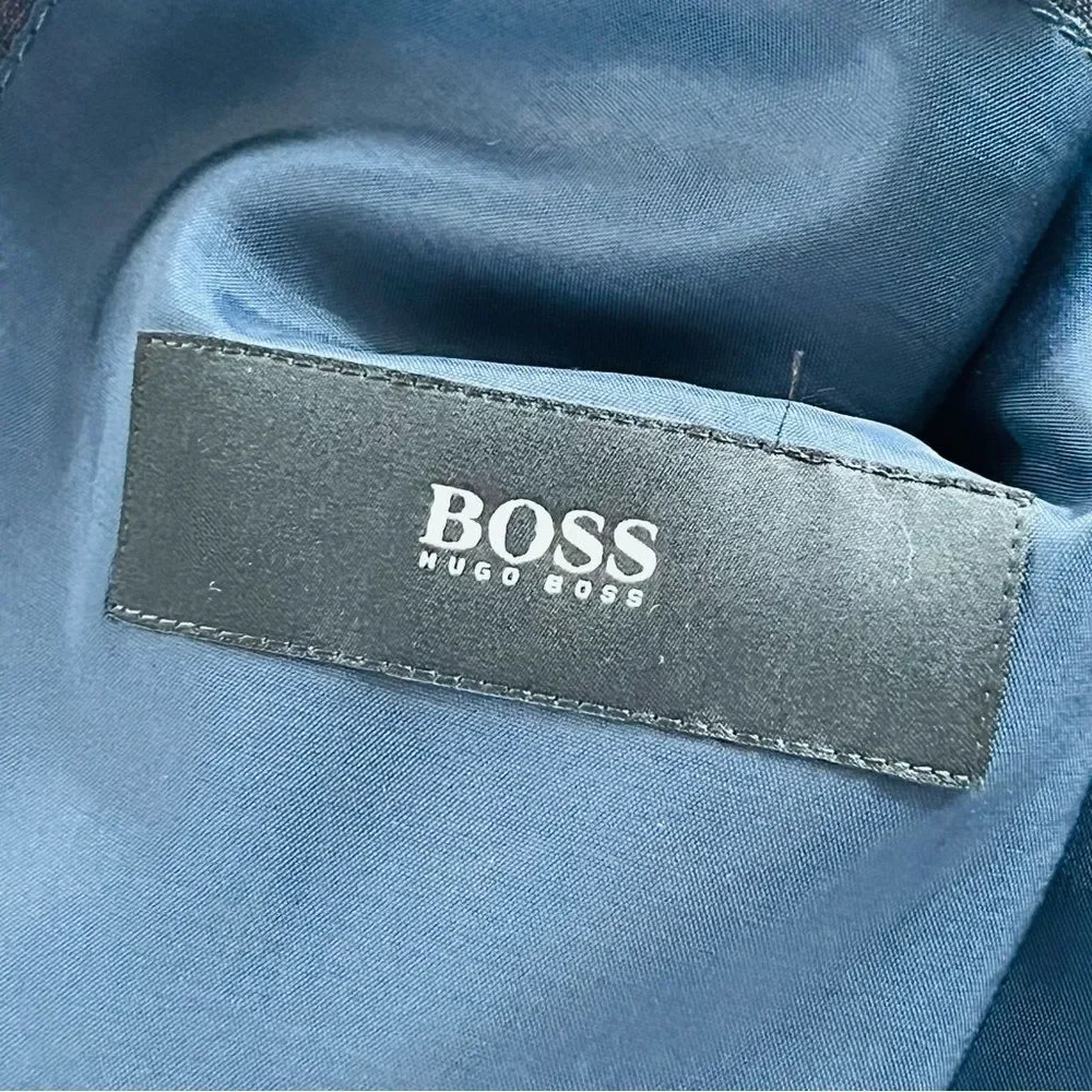 Hugo Boss Blue Blazer Size 42L 100% Virgin Wool Preppy Designer Classic Coat